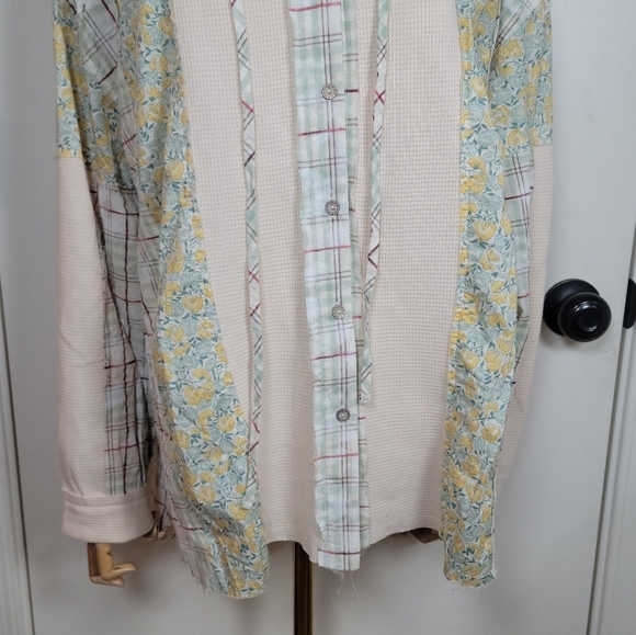 POL Oversized Plaid Patchwork Floral Distressrd Hooded Flannel Size Small - Picture 2 of 11